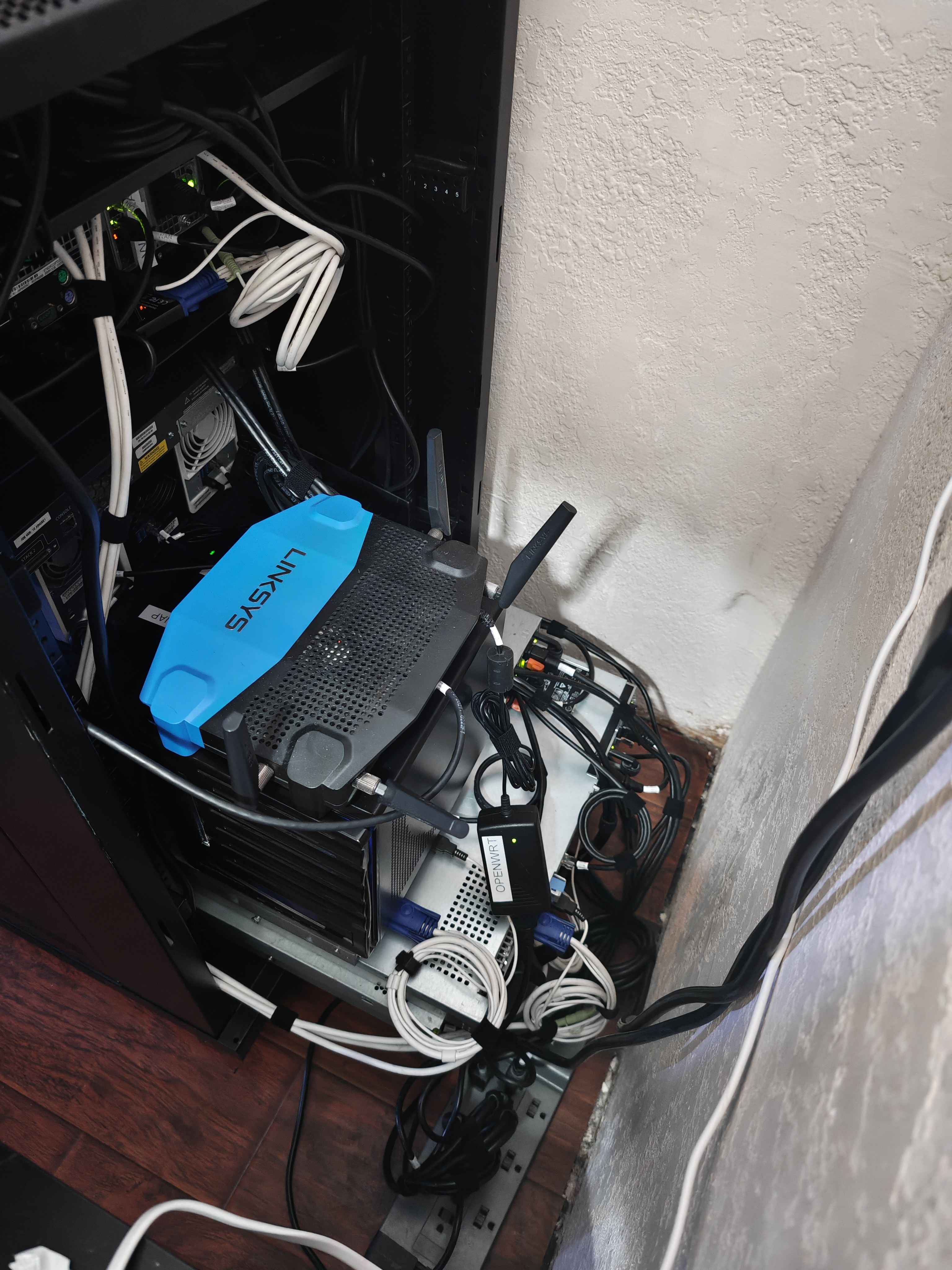 Homelab rack cabling